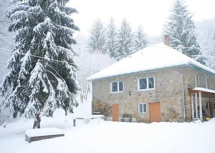 Harangvirag 36 Apartman